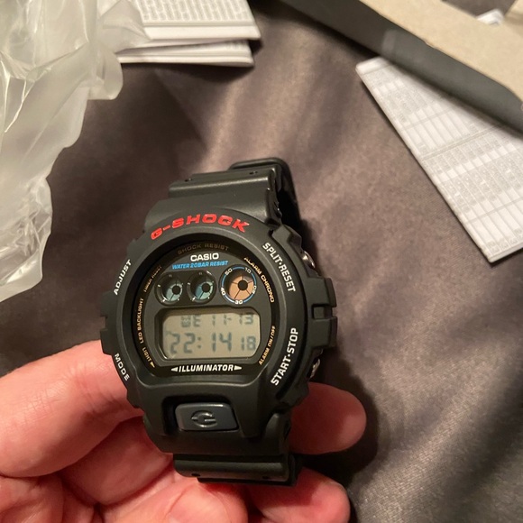 Watch, DW6900U - Picture 1 of 5